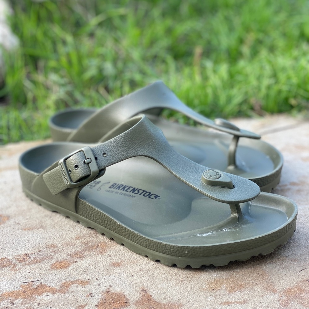 Birkenstock Gizeh style waterproof rubber sandals size 38 olive green
